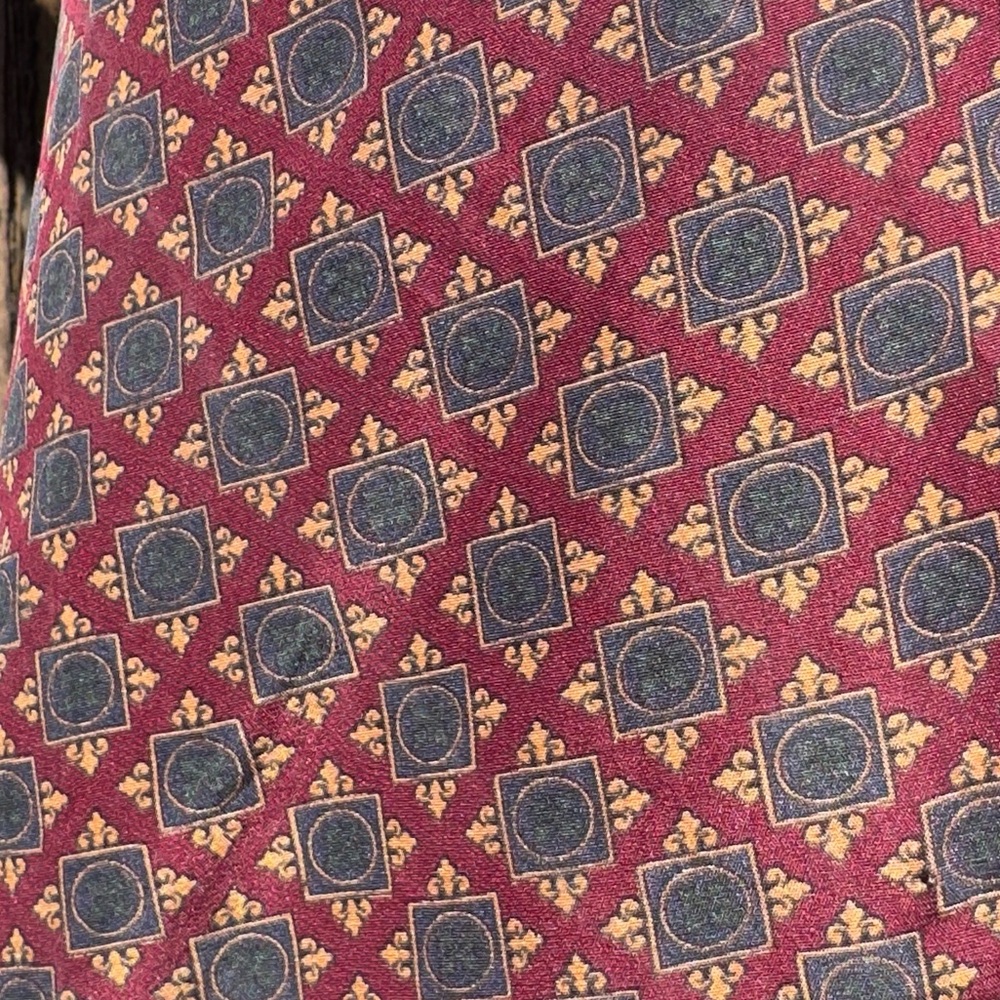 Geometric Patterned Shirt - Picture 6 of 6